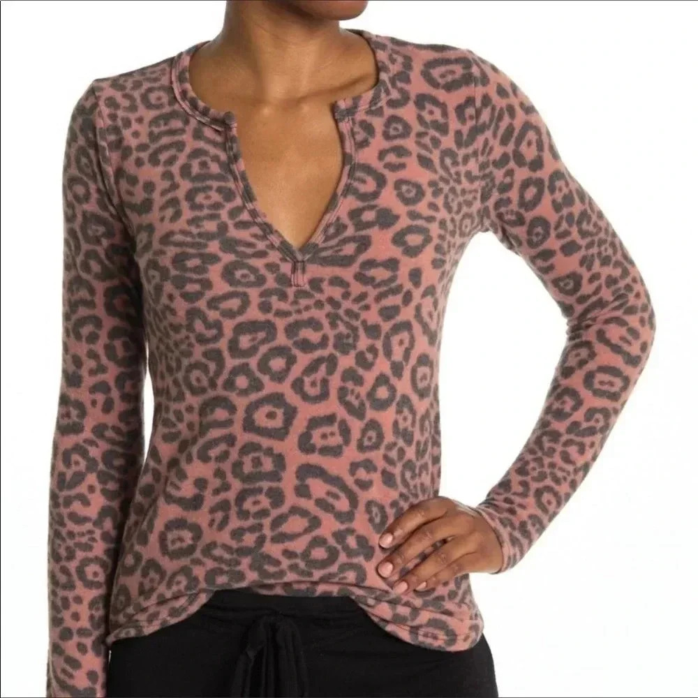 NWT Socialite Brown Animal Print Long Sleeve Brushed Henly Top Size Small